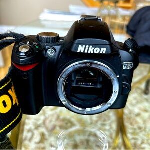 Nikon D60 Camera Body + 2 lenses + Battery Charger + Camera Bag + Mem Card